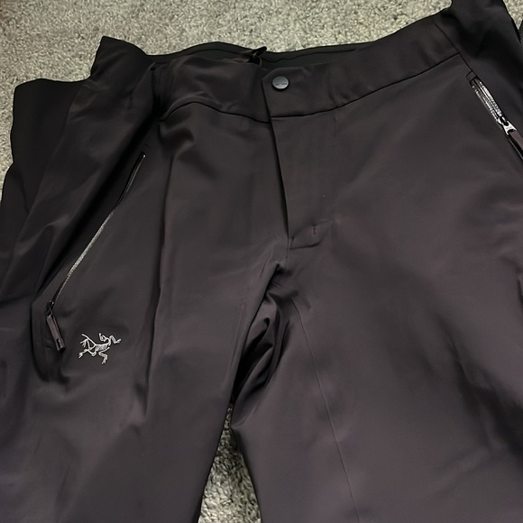 Arc’teryx Ravenna Snow Pants - Picture 6 of 7